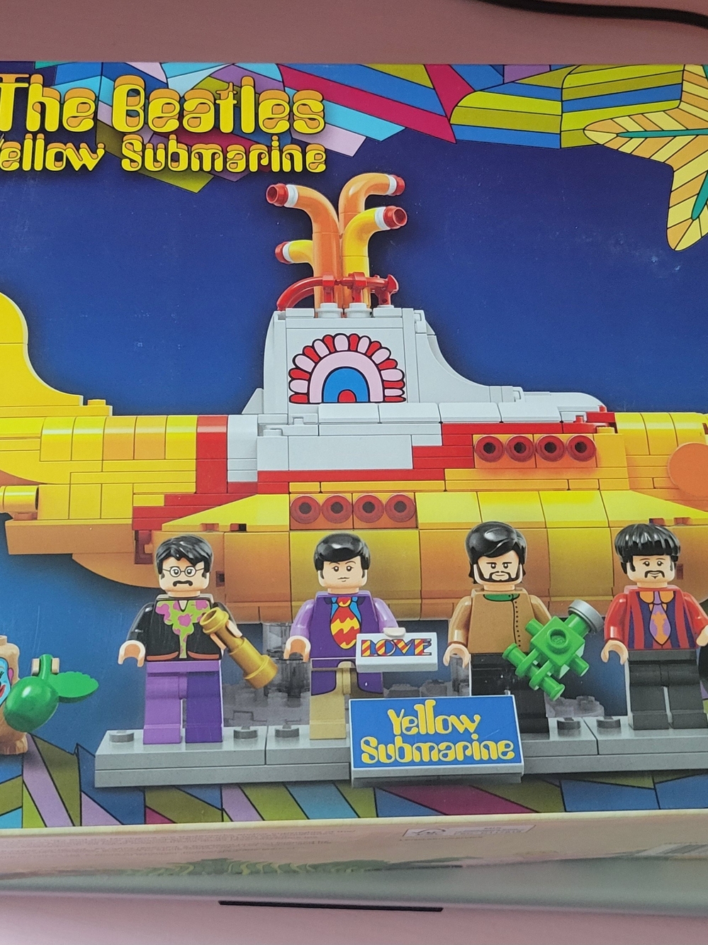 Lego Yellow Submarine Set with Multicolor Minifigures Retired Set. Brand New